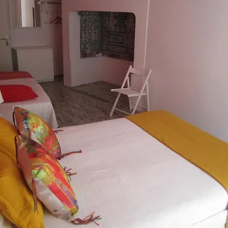 Bed and breakfast B.mar & Suites